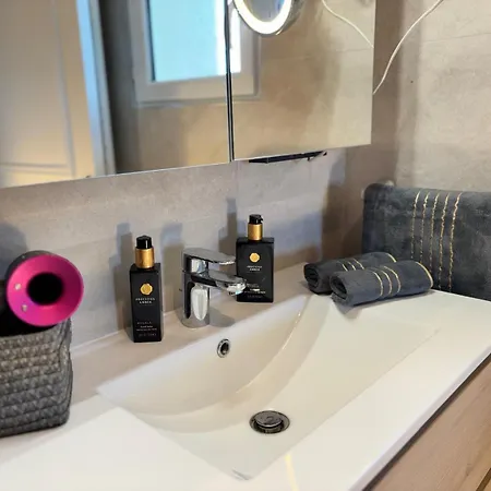 Bella-vue Gulf Of Saint Tropez 300 M * 圣马克西姆