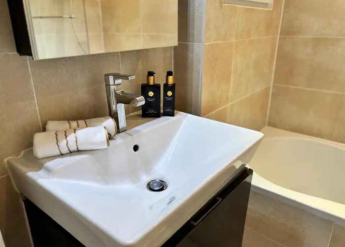 Bella-vue Gulf Of Saint Tropez 300 M 度假居